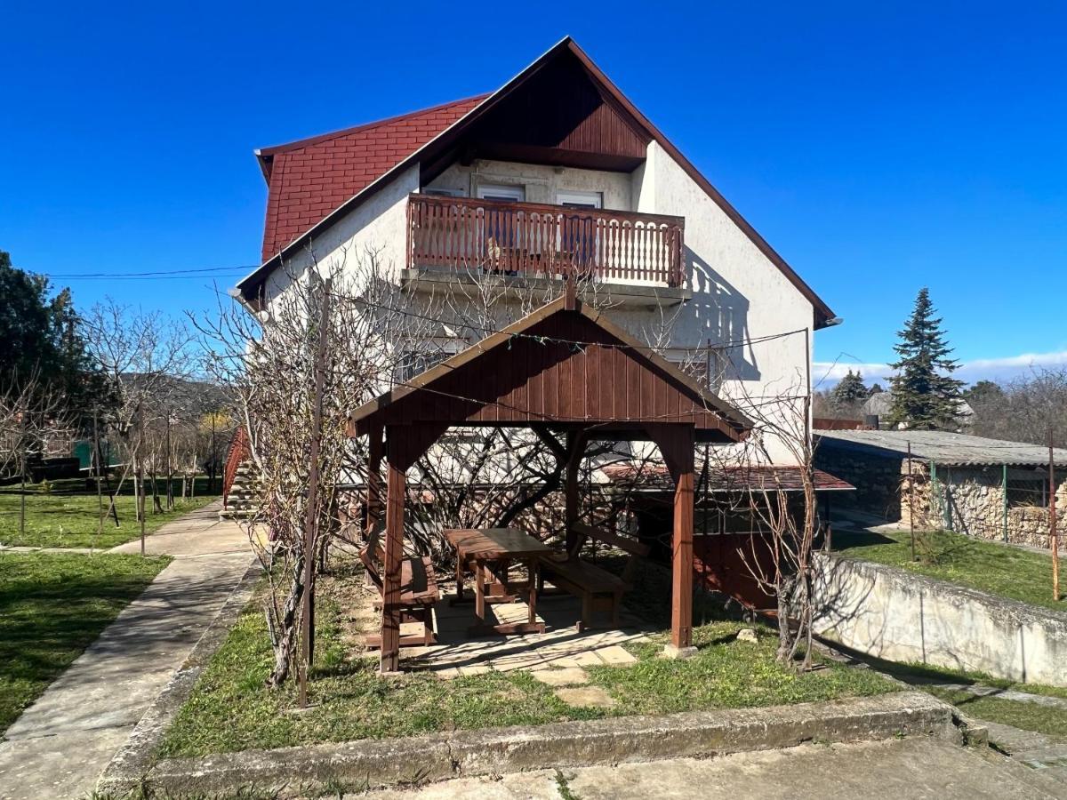A Festo Vendeghaza / The Painter'S Guest House Занка Екстер'єр фото